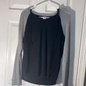 black and grey knitted long sleeve